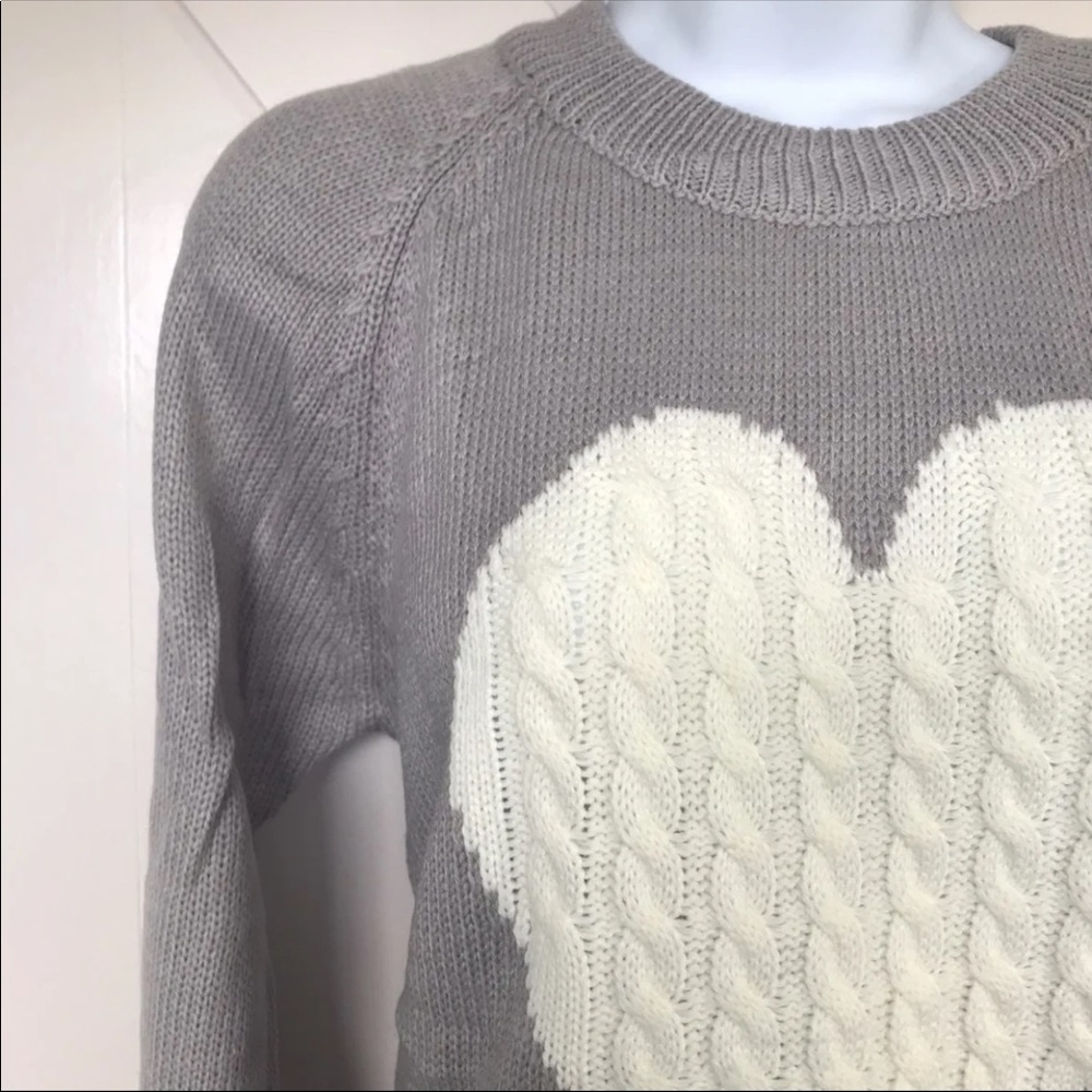 Gray Heart Pattern sweater - Picture 6 of 6